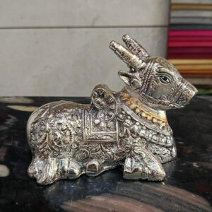 VYOM CURATIONS Precious Items COW- BR- 065 4 In x 5 In x 6 In Brass