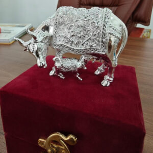 VYOM CURATIONS Precious Items COW- BR- 068 7 In x 8 In x 4 In Brass
