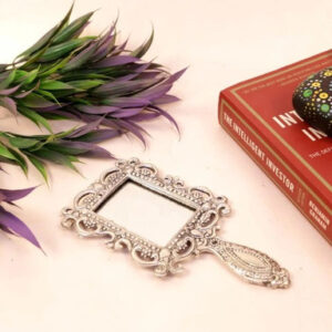 VYOM CURATIONS Precious Items MRR- BR- 089 4 In x 4 In x 5 In Brass